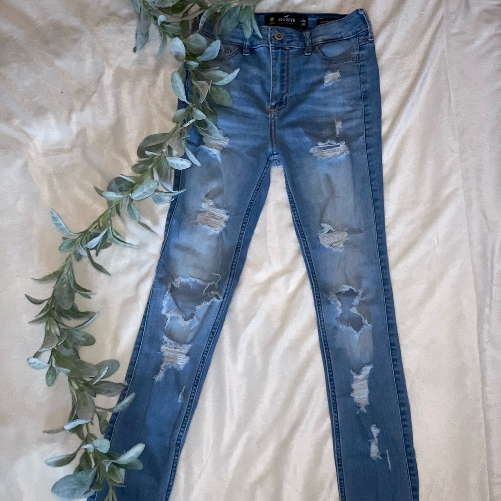 Women’s skinny light washed Hollister jeans